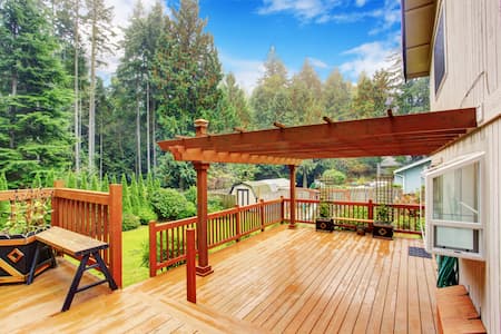 A Guide To Professional Deck Cleaning In Alexandria